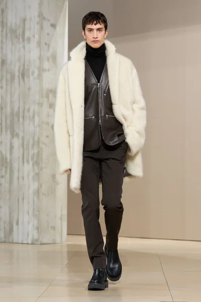 Look 35